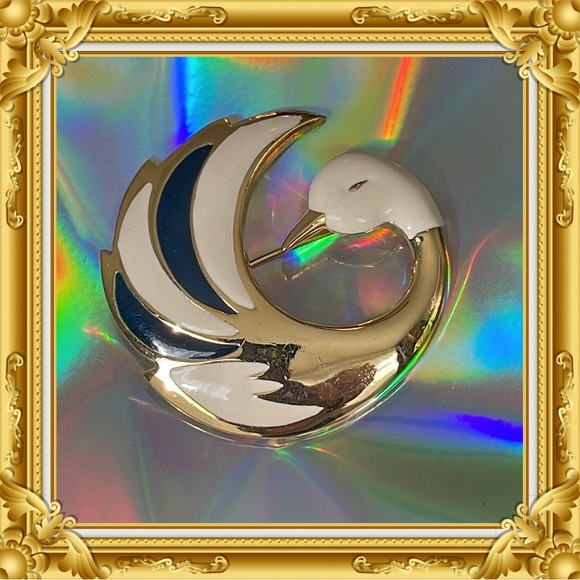 💕Beautiful Vintage Cream Blue & Gold Swan Brooch💕 - Picture 3 of 5